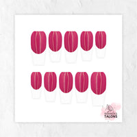 Bougie Berry berry pink French tip nails