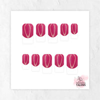 Bougie Berry berry pink French tip nails
