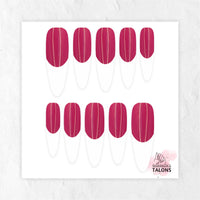 Bougie Berry berry pink French tip nails